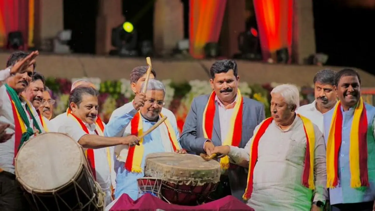 ನಾಡಿನೆಲ್ಲೆಡೆ ಕನ್ನಡ ವಾತಾವರಣ ಸೃಷ್ಟಿ ಸಂಕಲ್ಪ ಮಾಡೋಣ: ಸಿದ್ದರಾಮಯ್ಯ ನಾಡಿನೆಲ್ಲೆಡೆ ಕನ್ನಡ ವಾತಾವರಣ ಸೃಷ್ಟಿ ಸಂಕಲ್ಪ ಮಾಡೋಣ: ಸಿದ್ದರಾಮಯ್ಯ