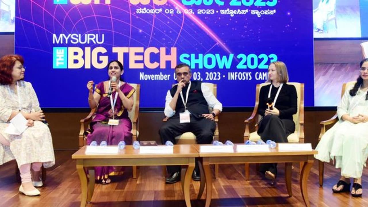 ವೃತ್ತಿಪರ ಮಹಿಳೆಯರಿಗೆ ವಾವ್ ವುಮೆನ್ ಅಟ್ ವರ್ಕ್ ಸಮಾವೇಶ ವೃತ್ತಿಪರ ಮಹಿಳೆಯರಿಗೆ ವಾವ್ ವುಮೆನ್ ಅಟ್ ವರ್ಕ್ ಸಮಾವೇಶ