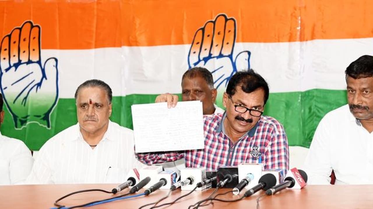 ರಮೇಶ್ ಜಾರಕಿಹೊಳಿ ಸಚಿವ ಸ್ಥಾನ ಕಿತ್ತುಕೊಂಡವರು ಯಾರು..? ರಮೇಶ್ ಜಾರಕಿಹೊಳಿ ಸಚಿವ ಸ್ಥಾನ ಕಿತ್ತುಕೊಂಡವರು ಯಾರು..?