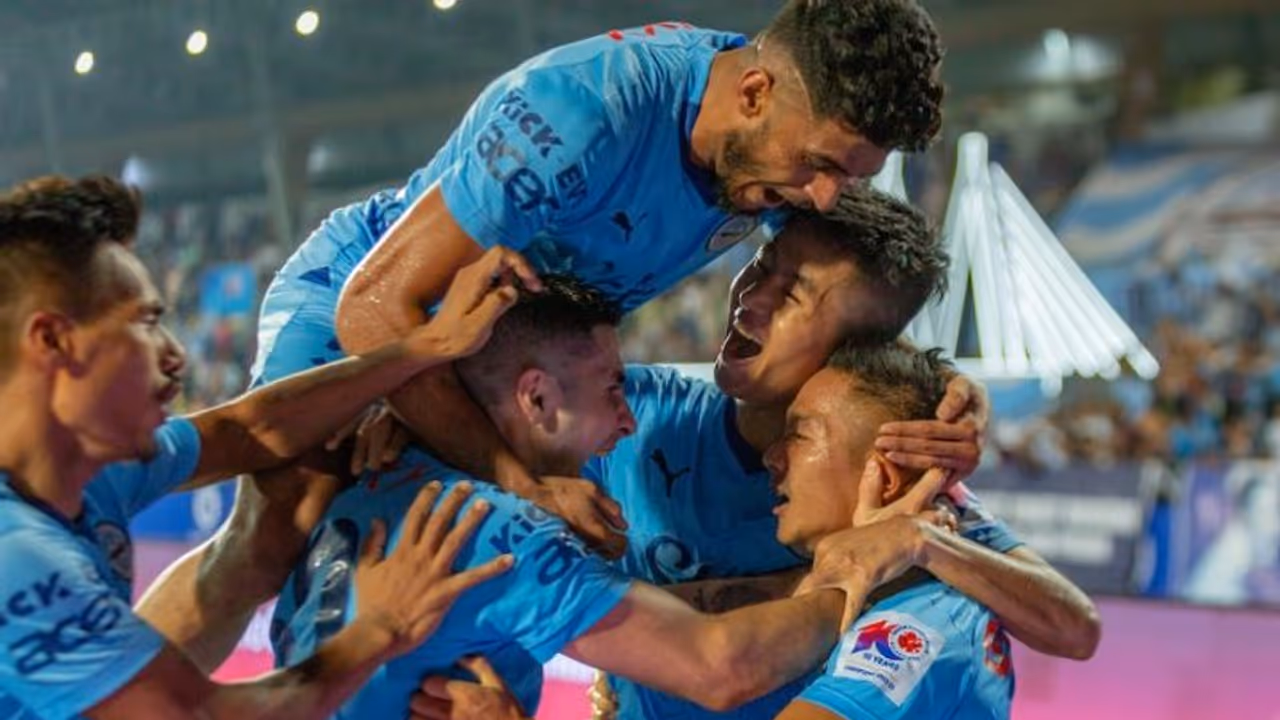 ISL 2023 24: Des Buckingham proud of Mumbai City's comeback win against Punjab FC; WATCH highlights ISL 2023 24: Des Buckingham proud of Mumbai City's comeback win against Punjab FC; WATCH highlights