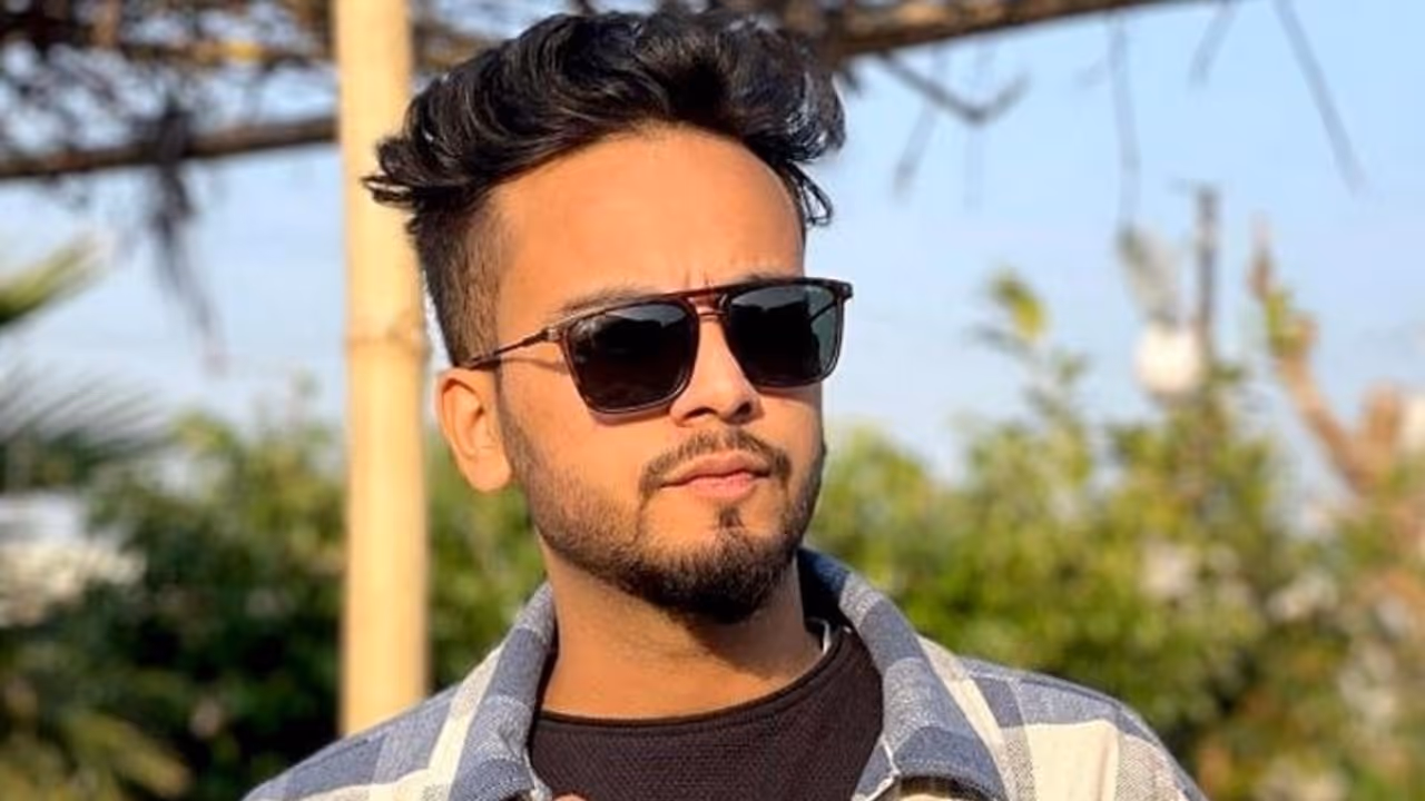 Snakes rescued from Elvish Yadav's aides lacked venom glands, teeth: Report Snakes rescued from Elvish Yadav's aides lacked venom glands, teeth: Report