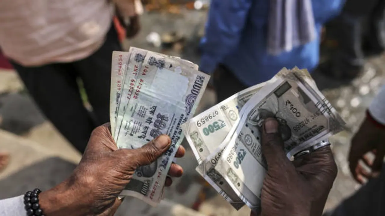 സംസ്ഥാനത്ത് വീണ്ടും ട്രഷറി നിയന്ത്രണം; മുൻകൂർ അനുമതിയില്ലാതെ പിൻവലിക്കാവുന്ന തുക 1ലക്ഷമാക്കി സംസ്ഥാനത്ത് വീണ്ടും ട്രഷറി നിയന്ത്രണം; മുൻകൂർ അനുമതിയില്ലാതെ പിൻവലിക്കാവുന്ന തുക 1ലക്ഷമാക്കി