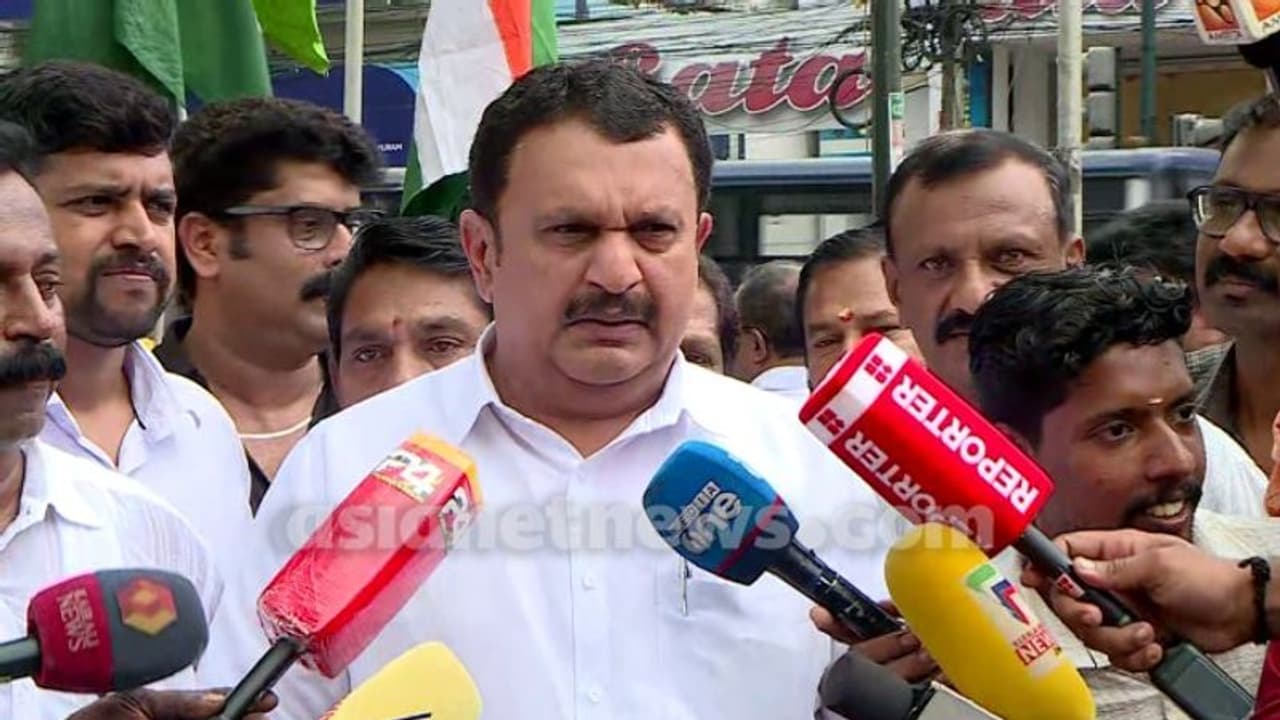 വടകരയിൽ മാത്രമല്ല, തൃശൂരിലും ആര്‍എംപിഐ യുഡിഎഫിനൊപ്പം, ലക്ഷ്യം മുരളീധരന്റെ ജ‌യം