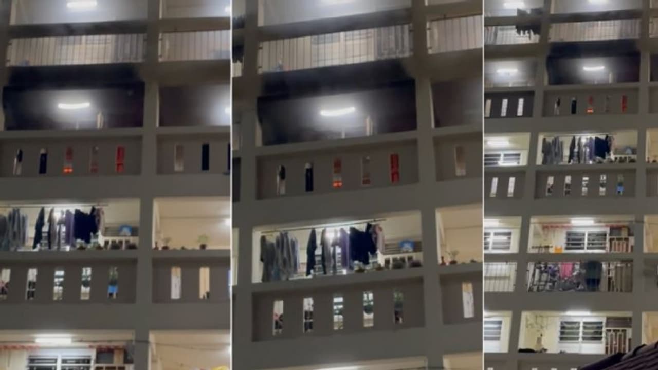 மீண்டும் தீ விபத்து.. மின்சாத பொருட்களால் சிங்கப்பூரில் ஏற்படும் தொடர் அவலம் இருவர் மருத்துவமனையில் அனுமதி! மீண்டும் தீ விபத்து.. மின்சாத பொருட்களால் சிங்கப்பூரில் ஏற்படும் தொடர் அவலம் இருவர் மருத்துவமனையில் அனுமதி!