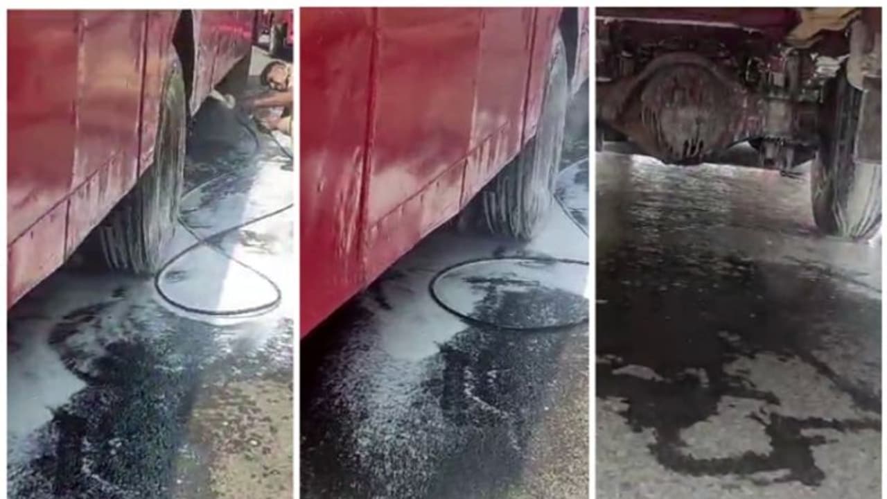 ഒല്ലൂരിൽ ഓടിക്കൊണ്ടിരുന്ന കെഎസ്ആർടിസി ബസിൽ നിന്നും തീയും പുകയും; രക്ഷകരായി ഫയർഫോഴ്സ് ഒല്ലൂരിൽ ഓടിക്കൊണ്ടിരുന്ന കെഎസ്ആർടിസി ബസിൽ നിന്നും തീയും പുകയും; രക്ഷകരായി ഫയർഫോഴ്സ്