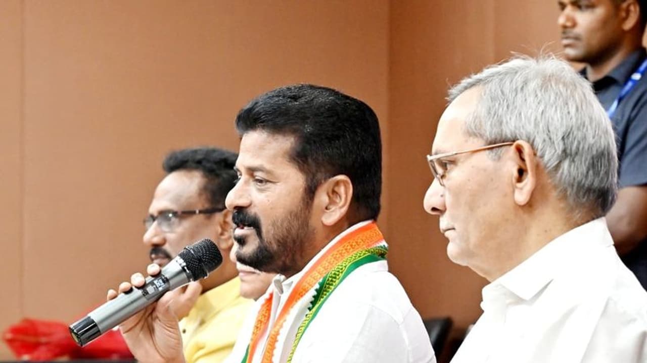 నేను పప్పు అయితే... అతను గన్నేరు పప్పు:కేటీఆర్కు రేవంత్ కౌంటర్ నేను పప్పు అయితే... అతను గన్నేరు పప్పు:కేటీఆర్కు రేవంత్ కౌంటర్