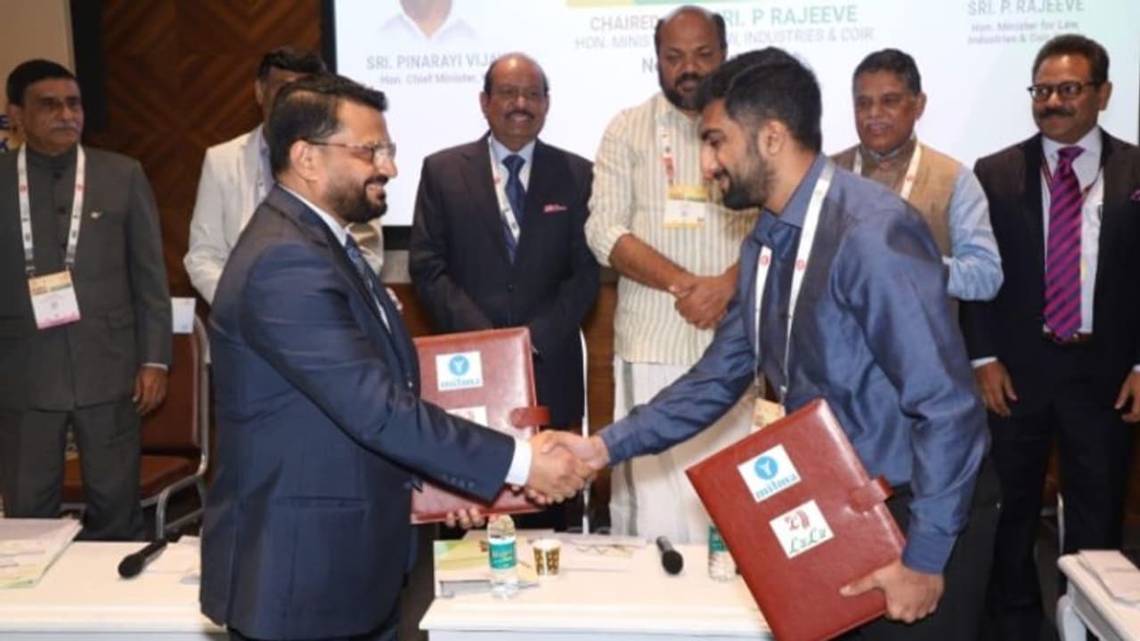 മില്‍മയുടെ അഞ്ച് ഉത്പന്നങ്ങള്‍ ഇനി ഗള്‍ഫിലും ലഭിക്കും; ലുലു ഗ്രൂപ്പുമായി കൈകോര്‍ത്ത് പുതിയ പദ്ധതിക്ക് തുടക്കം