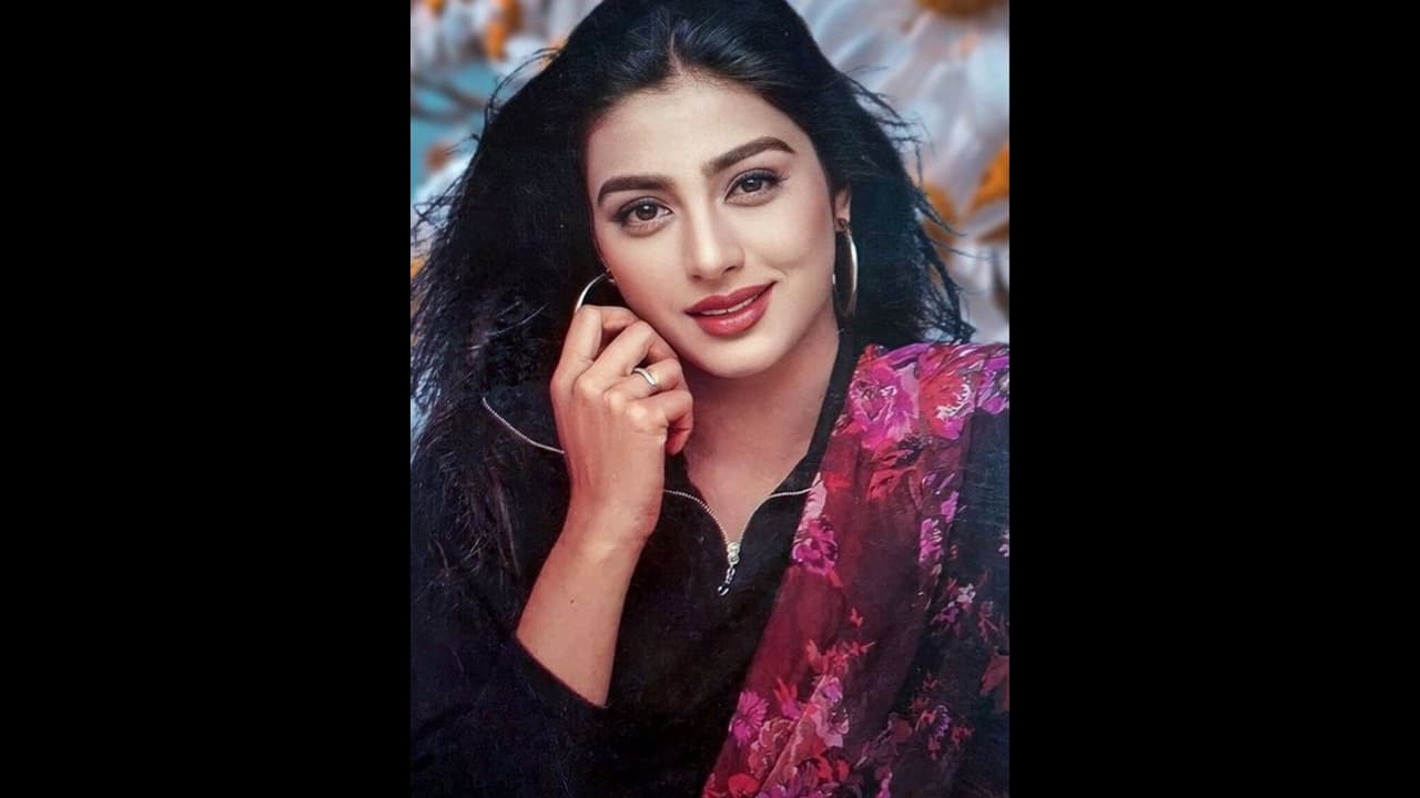 ಟಬು @52: ಮದ್ವೆಯಾಗಿದ್ರೆ ಅನ್ಯಾಯವಾಗ್ತಿತ್ತು, ಸಿಂಗಲ್ ಆಗಿದ್ದೇ ನನ್ನ ಯಶಸ್ಸಿನ ಗುಟ್ಟು ಎಂದ ನಟಿ ಟಬು @52: ಮದ್ವೆಯಾಗಿದ್ರೆ ಅನ್ಯಾಯವಾಗ್ತಿತ್ತು, ಸಿಂಗಲ್ ಆಗಿದ್ದೇ ನನ್ನ ಯಶಸ್ಸಿನ ಗುಟ್ಟು ಎಂದ ನಟಿ