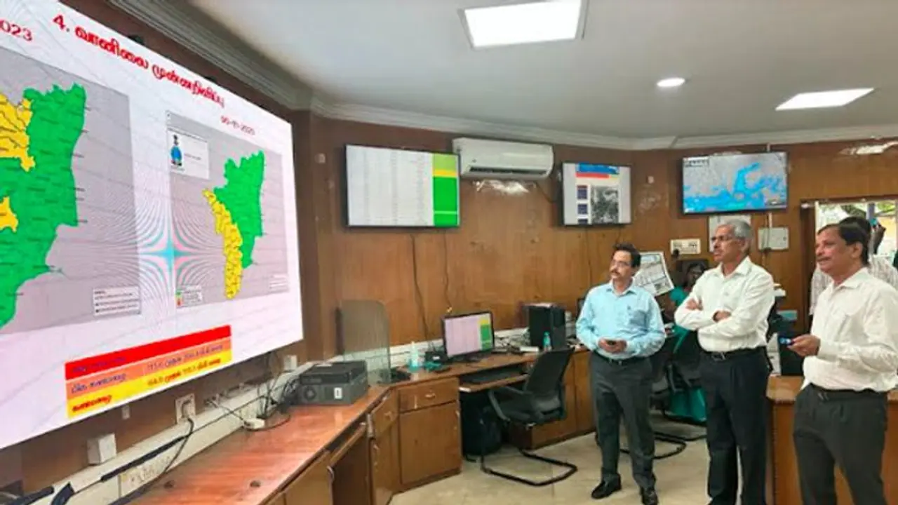 எதையும் எதிர்கொள்ள தயார்.. 4 மாவட்டங்களில் 400 வீரர்கள்.. களத்தில் இறங்கிய தலைமைச் செயலாளர் சிவ்தாஸ் மீனா.! எதையும் எதிர்கொள்ள தயார்.. 4 மாவட்டங்களில் 400 வீரர்கள்.. களத்தில் இறங்கிய தலைமைச் செயலாளர் சிவ்தாஸ் மீனா.!