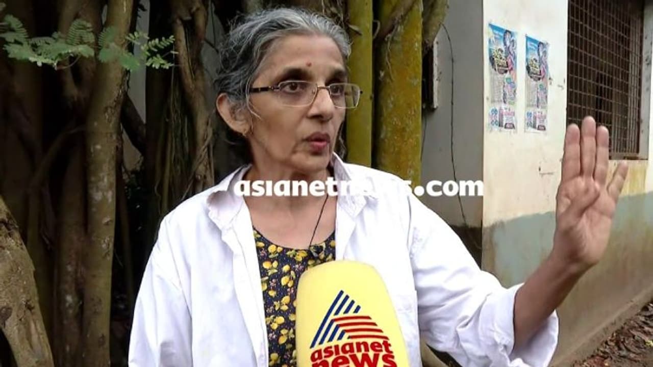 വളപട്ടണം വെടിവെപ്പ്: ചുമത്തിയത് കള്ളക്കേസ്, ഡോക്ടർ പൊട്ടനല്ല, വെടിയുതിർത്തത് ആകാശത്തേക്കെന്നും പ്രതിയുടെ ഭാര്യ വളപട്ടണം വെടിവെപ്പ്: ചുമത്തിയത് കള്ളക്കേസ്, ഡോക്ടർ പൊട്ടനല്ല, വെടിയുതിർത്തത് ആകാശത്തേക്കെന്നും പ്രതിയുടെ ഭാര്യ