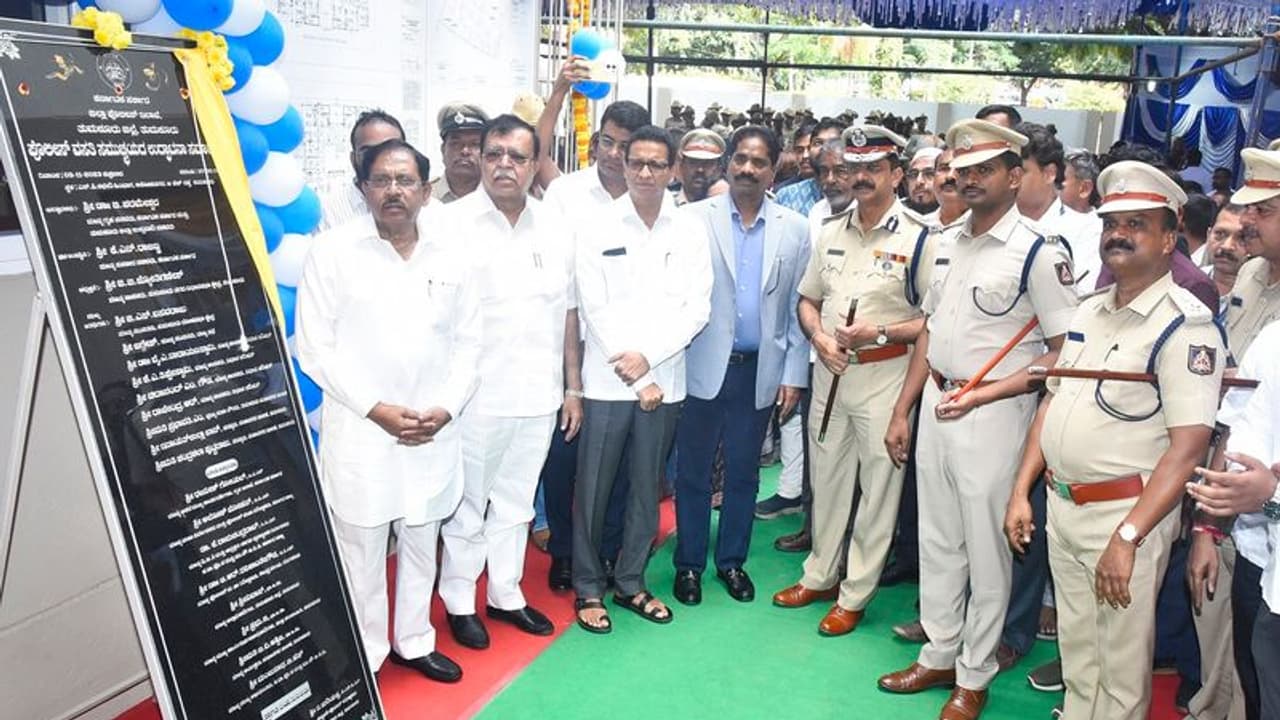 ಪೊಲೀಸ್ ಇಲಾಖೆ ಉದ್ಯೋಗಾಂಕ್ಷಿಗಳಿಗೆ ಸಚಿವರಿಂದ ಗುಡ್ ನ್ಯೂಸ್ ಪೊಲೀಸ್ ಇಲಾಖೆ ಉದ್ಯೋಗಾಂಕ್ಷಿಗಳಿಗೆ ಸಚಿವರಿಂದ ಗುಡ್ ನ್ಯೂಸ್