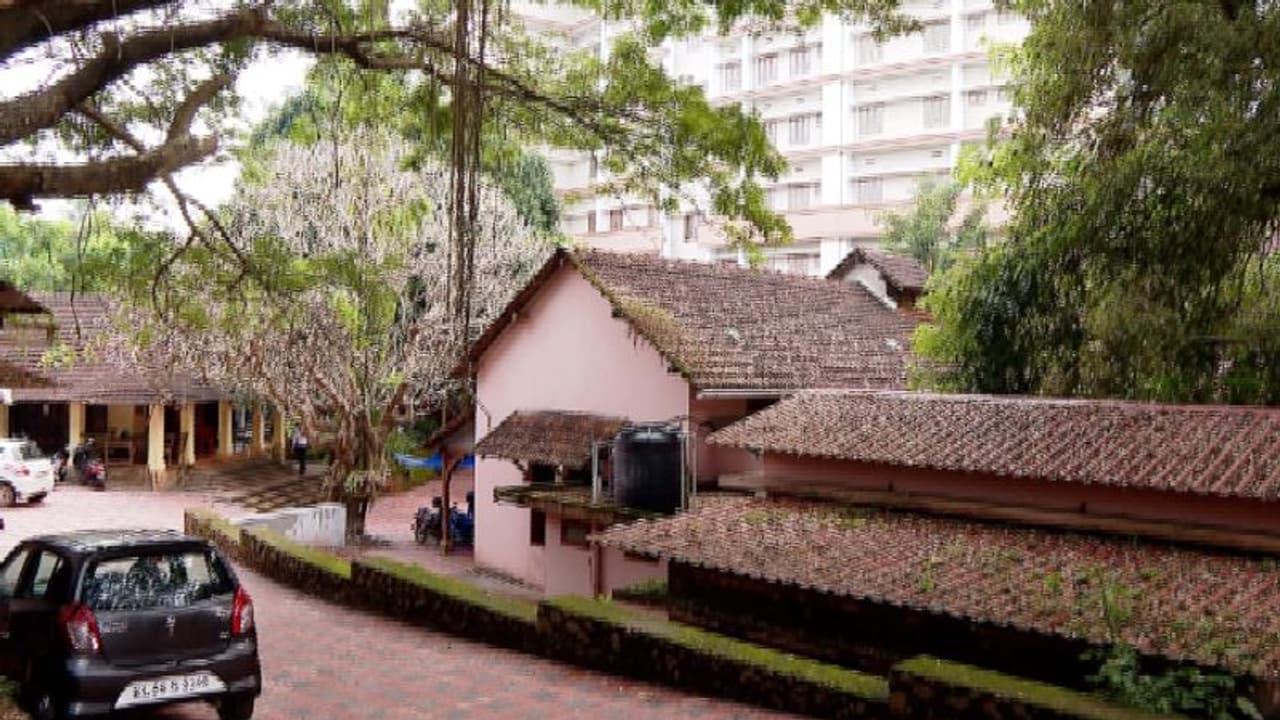 ഒരേ ലക്ഷണങ്ങളുമായി നൂറോളം പേർ, ജഡ്ജിയടക്കം കോടതിയിലെത്തിയവർക്ക് രോഗം, കാരണം കണ്ടെത്താത്തതിൽ ആശങ്ക