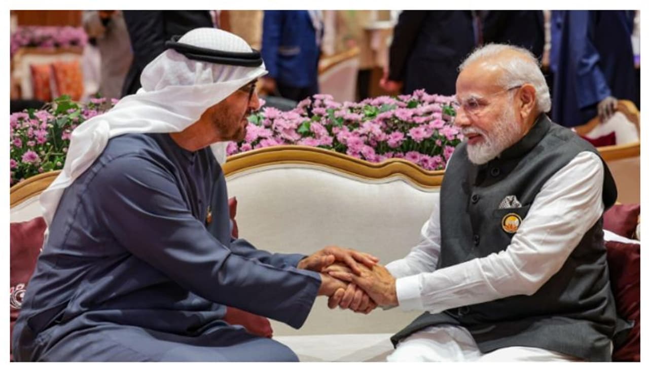 ഇസ്രയേല് ഹമാസ് യുദ്ധം; അതിവേഗ പരിഹാരം വേണം, മോദിയുമായി ചര്ച്ച നടത്തി ശൈഖ് മുഹമ്മദ് ഇസ്രയേല് ഹമാസ് യുദ്ധം; അതിവേഗ പരിഹാരം വേണം, മോദിയുമായി ചര്ച്ച നടത്തി ശൈഖ് മുഹമ്മദ്