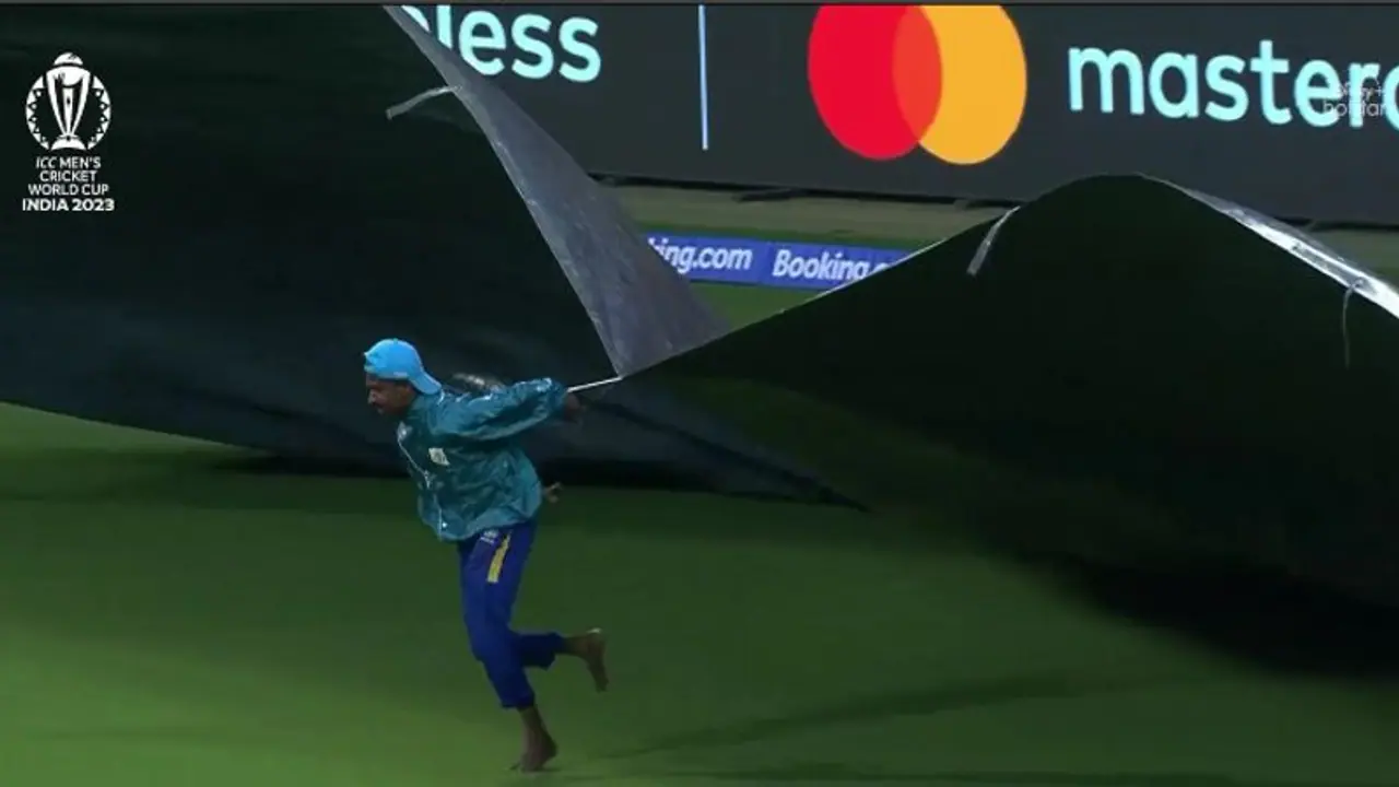 New Zealand vs Pakistan: மழை காரணமாக போட்டி நிறுத்தம் – டி.எல்.எஸ். முறையில் யாருக்கு வெற்றி வாய்ப்பு?