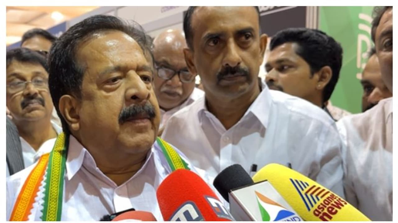 'ഇടതുമുന്നണി ദുർബലമായത് കൊണ്ടാണ് ലീഗിനെ തുടരെ തുടരെ ക്ഷണിക്കുന്നത്'; ചെന്നിത്തല