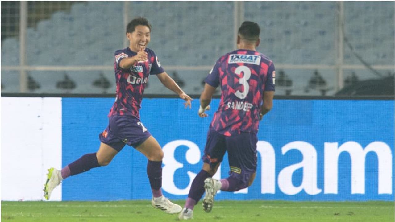 ഈസ്റ്റ് ബംഗാളിനെ മറികടന്ന് കേരള ബ്ലാസ്റ്റേഴ്‌സ്! പോയിന്റ് പട്ടികയില്‍ കൊമ്പന്മാര്‍ ഒന്നാമത്