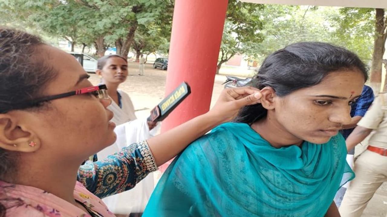 ಬ್ಲೂಟೂತ್ ಎಫೆಕ್ಟ್: ಖಾಕಿ ಕಾವಲಿನಲ್ಲಿ ಕೆಪಿಎಸ್ಸಿ ಪರೀಕ್ಷೆ..!