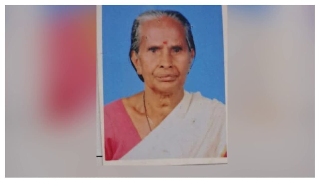 ഉണങ്ങിയ മരക്കൊമ്പ് തലയില് വീണ് വയോധികക്ക് ദാരുണാന്ത്യം ഉണങ്ങിയ മരക്കൊമ്പ് തലയില് വീണ് വയോധികക്ക് ദാരുണാന്ത്യം