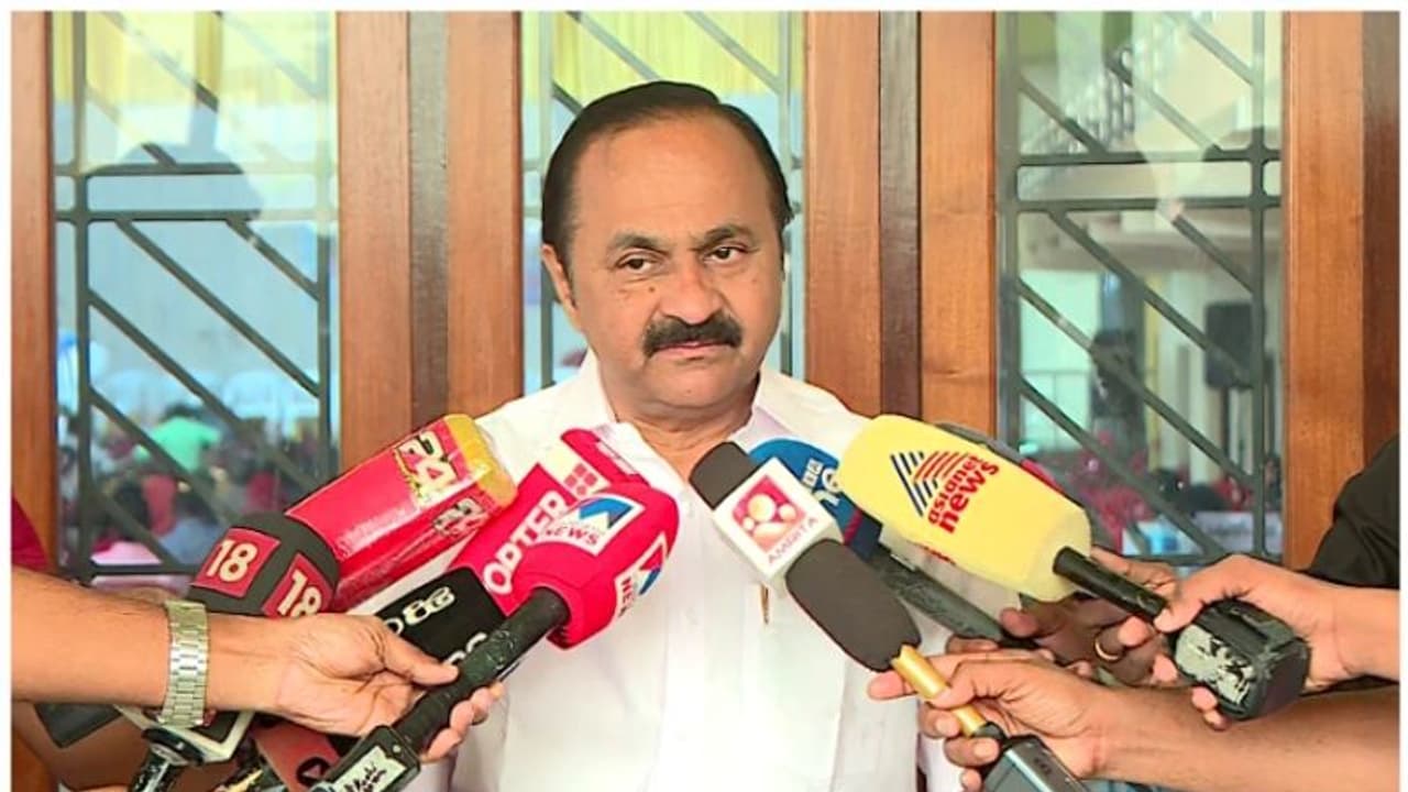 'ലീ​ഗിന് പിന്നാലെ സിപിഎം നടക്കുന്നത് ആത്മവിശ്വാസം നഷ്ടമായതിനാല്‍': സിപിഎമ്മിനെതിരെ വി ഡി സതീശന്‍