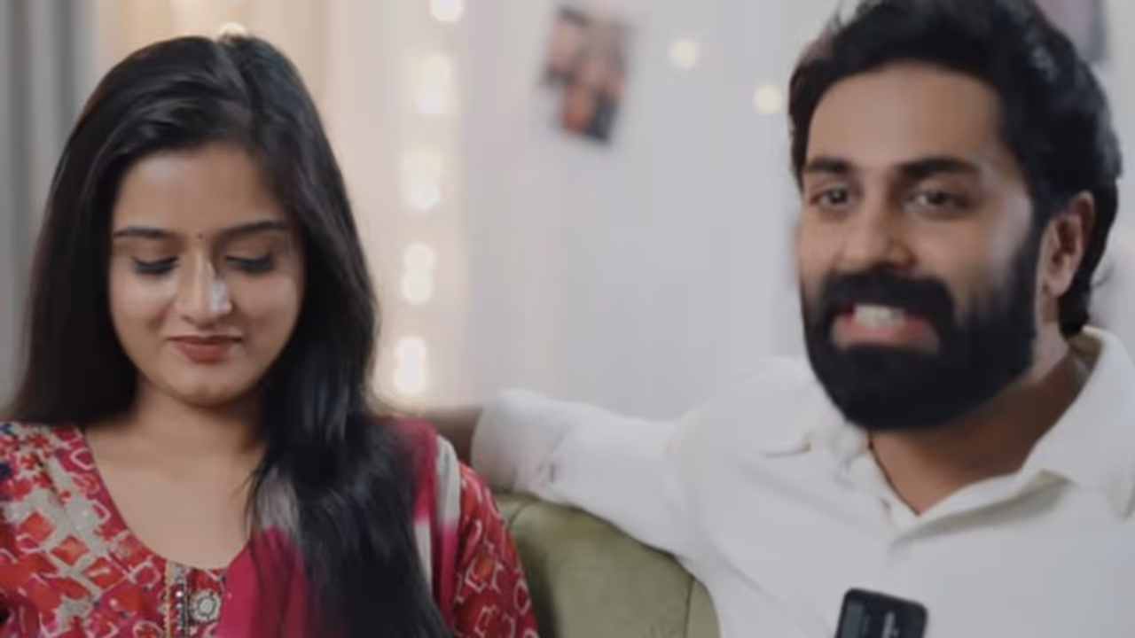 'പിരിയാൻ തീരുമാനിച്ചവരാണ് ഞങ്ങള്, പിന്നീട് വിവാഹ നിശ്ചയം', വെളിപ്പെടുത്തലുമായി ജിപിയും ഗോപികയും വീഡിയോ 'പിരിയാൻ തീരുമാനിച്ചവരാണ് ഞങ്ങള്, പിന്നീട് വിവാഹ നിശ്ചയം', വെളിപ്പെടുത്തലുമായി ജിപിയും ഗോപികയും വീഡിയോ