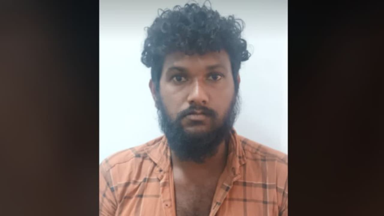 മദ്യലഹരിയില് പെണ്കുട്ടിയെ കയറി പിടിച്ചു; യുവാവ് പിടിയില് മദ്യലഹരിയില് പെണ്കുട്ടിയെ കയറി പിടിച്ചു; യുവാവ് പിടിയില്