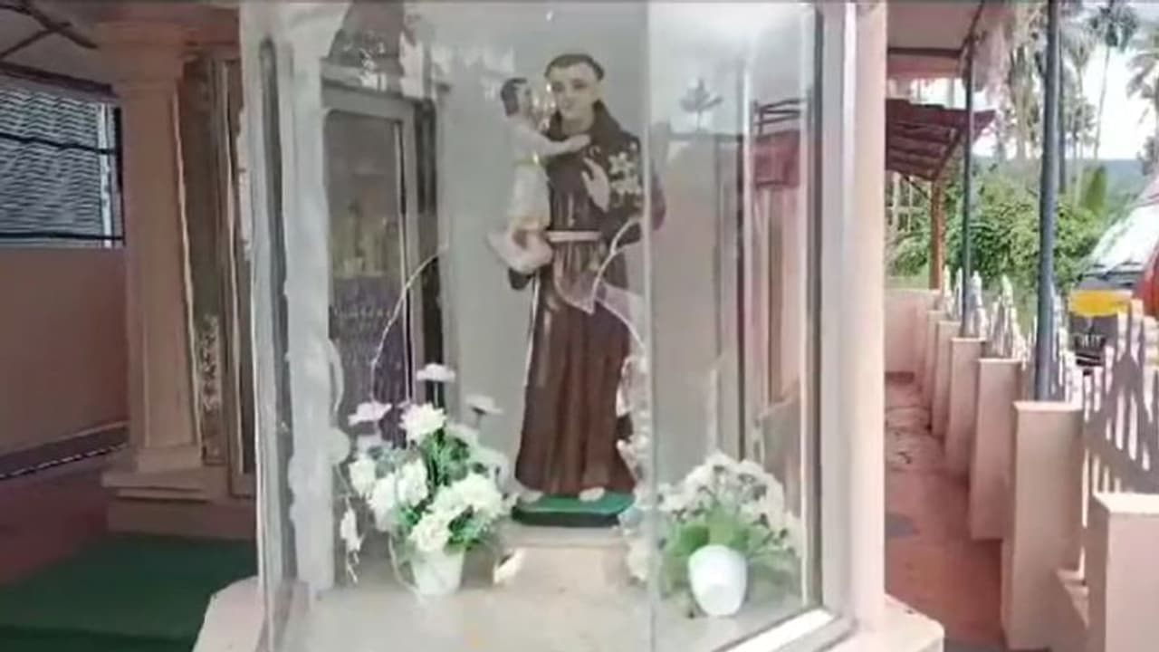 കപ്പേളക്കു നേരെ അജ്ഞാതരുടെ ആക്രമണം; ഇത് മൂന്നാം തവണ, പ്രതിഷേധം