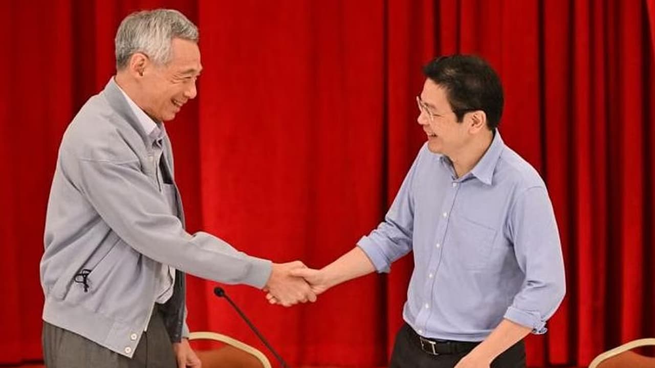 எதிர்வரும் தேர்தல்.. துணை பிரதமரிடம் பொறுப்பை ஒப்படைப்பேன்.. சிங்கப்பூர் பிரதமர் லீ அறிவிப்பு முழு விவரம்!