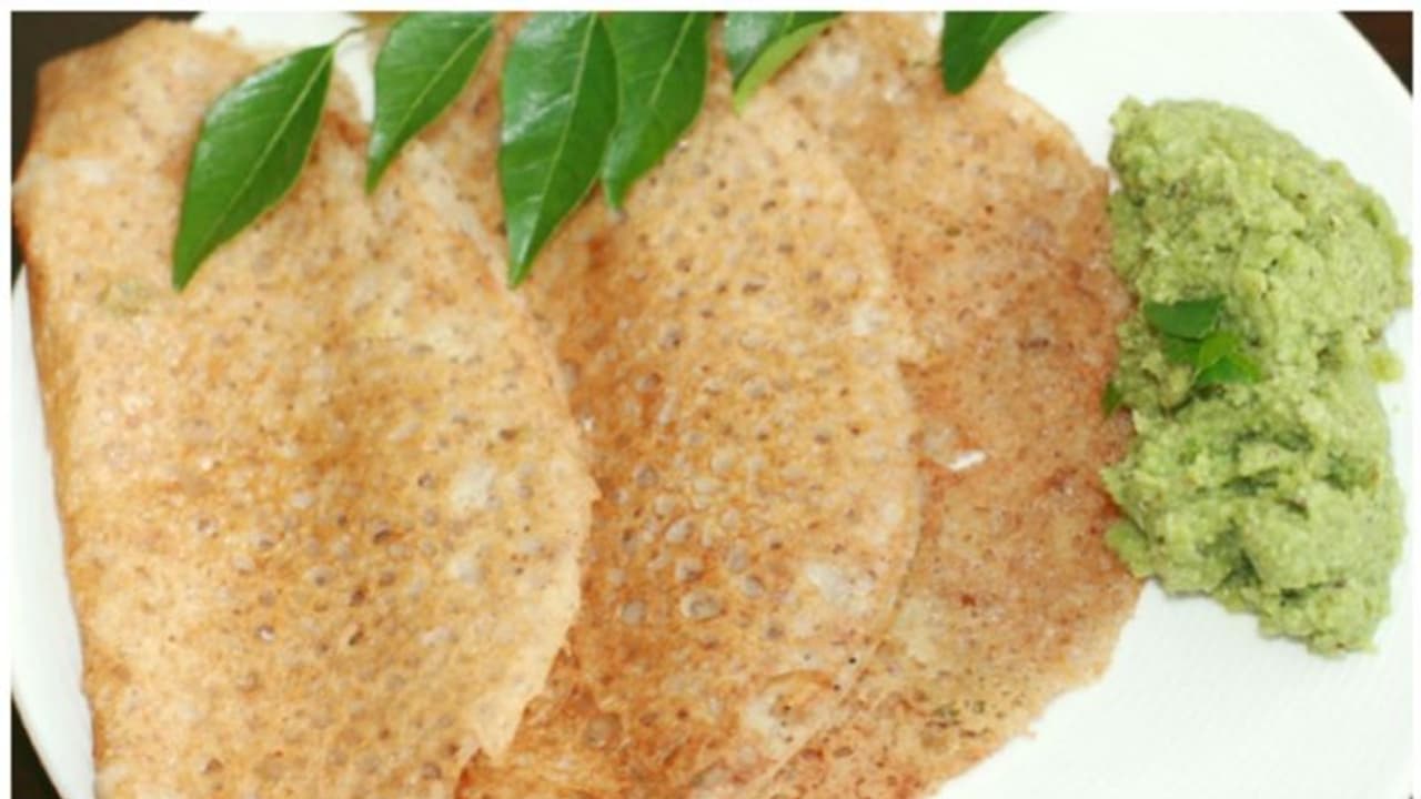 പച്ചരിയും ഉഴുന്നും വേണ്ട.... പ്രാതലിന് രുചികരവും മൃദുലവുമായ ഓട്സ് ദോശ ആയാലോ? പച്ചരിയും ഉഴുന്നും വേണ്ട.... പ്രാതലിന് രുചികരവും മൃദുലവുമായ ഓട്സ് ദോശ ആയാലോ?