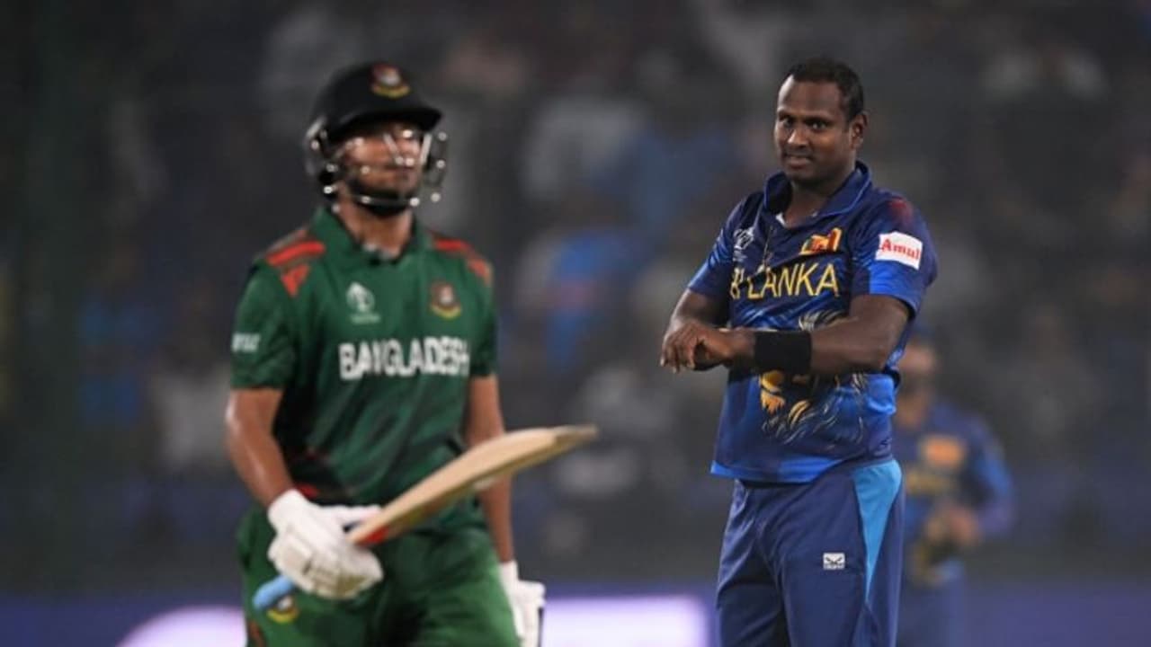 Karma Returns ಮ್ಯಾಥ್ಯೂಸ್ರನ್ನು ಟೈಮ್ಡ್ ಔಟ್ ಮಾಡಿದ್ದ ಶಕೀಬ್ ಈಗ ಟೂರ್ನಿಯಿಂದಲೇ ಔಟ್! Karma Returns ಮ್ಯಾಥ್ಯೂಸ್ರನ್ನು ಟೈಮ್ಡ್ ಔಟ್ ಮಾಡಿದ್ದ ಶಕೀಬ್ ಈಗ ಟೂರ್ನಿಯಿಂದಲೇ ಔಟ್!