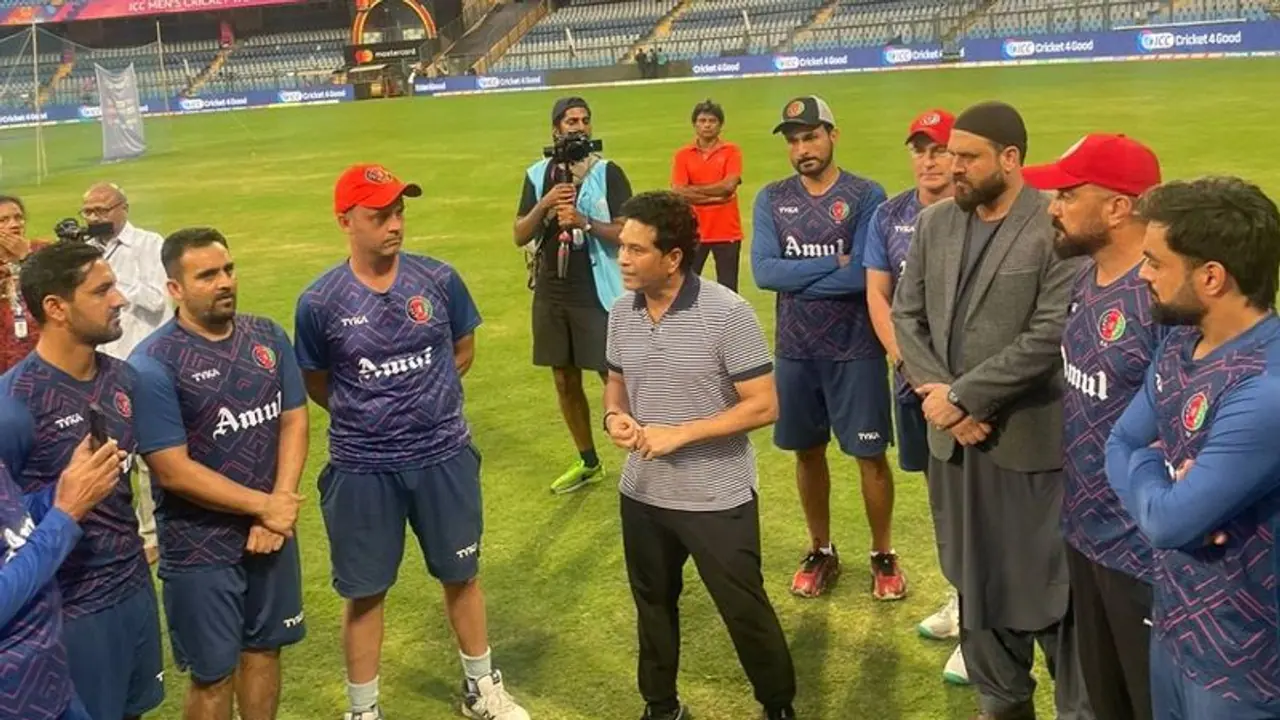 A legendary visit! Sachin Tendulkar meets Afghanistan team; Rashid Khan calls moment 'special' (WATCH)