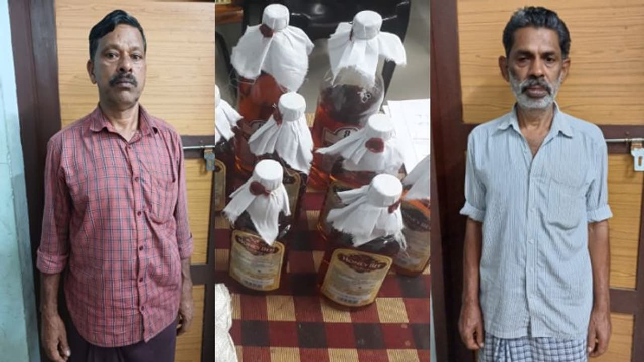 ബിവറേജിൽ നിന്ന് വിദേശ മദ്യം വാങ്ങിക്കൂട്ടും, മാസങ്ങളായി വിൽപ്പന തകൃതി; മാനന്തവാടിയിൽ രണ്ട് പേർ പിടിയിൽ ബിവറേജിൽ നിന്ന് വിദേശ മദ്യം വാങ്ങിക്കൂട്ടും, മാസങ്ങളായി വിൽപ്പന തകൃതി; മാനന്തവാടിയിൽ രണ്ട് പേർ പിടിയിൽ