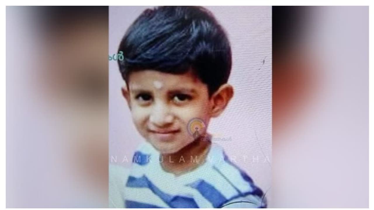 റൂട്ട് കനാൽ ചെയ്തു, മൂന്നര വയസ്സുകാരൻ മരിച്ചു; മലങ്കര ആശുപത്രിയിൽ ചികിത്സാപിഴവെന്ന് ബന്ധുക്കൾ റൂട്ട് കനാൽ ചെയ്തു, മൂന്നര വയസ്സുകാരൻ മരിച്ചു; മലങ്കര ആശുപത്രിയിൽ ചികിത്സാപിഴവെന്ന് ബന്ധുക്കൾ