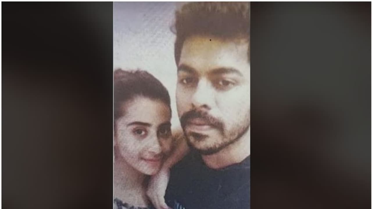 'എല്ലാം ആ ഫോൺ കോളിന് പിന്നാലെ'; മലയാളി യുവാവും കാമുകിയും ജീവനൊടുക്കിയത് ഒരുമിച്ച് താമസം തുടങ്ങി മൂന്നാം നാൾ 'എല്ലാം ആ ഫോൺ കോളിന് പിന്നാലെ'; മലയാളി യുവാവും കാമുകിയും ജീവനൊടുക്കിയത് ഒരുമിച്ച് താമസം തുടങ്ങി മൂന്നാം നാൾ