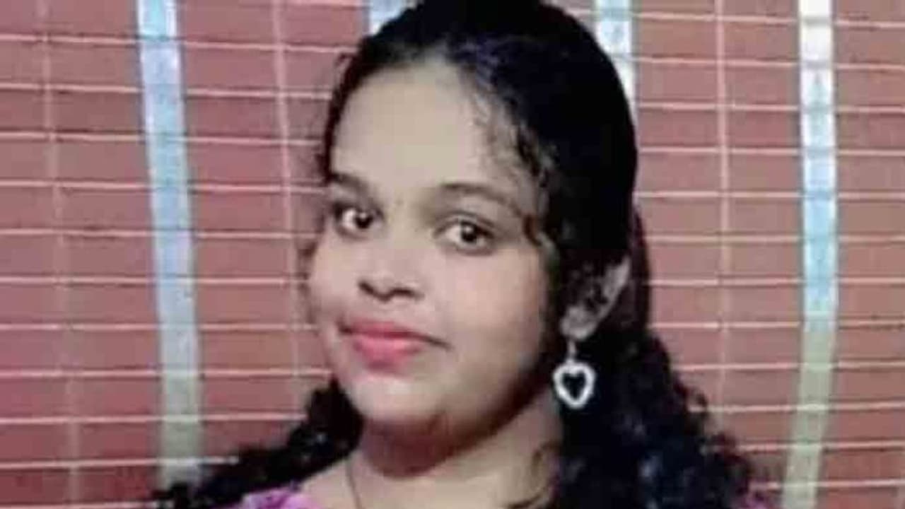 10 ம் வகுப்பு மாணவி மாரடைப்பால் மரணம்.. சுற்றுலா சென்ற போது நடந்த சோகம்.. 10 ம் வகுப்பு மாணவி மாரடைப்பால் மரணம்.. சுற்றுலா சென்ற போது நடந்த சோகம்..