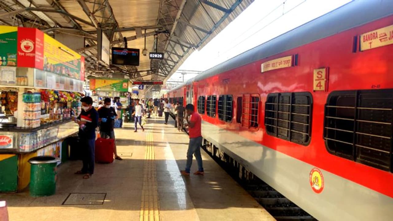 റെയിൽവേ സ്റ്റേഷനിൽ ഒരു സ്റ്റോർ തുറക്കണോ? ടെൻഡർ, വാടക, അപേക്ഷാ രീതി എന്നിവ ഇതാ 