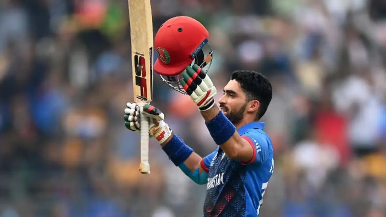 സദ്രാന് ശതകം! ഓസ്ട്രേലിയയെ വിറപ്പിച്ച് അഫ്ഗാനിസ്ഥാന്, മികച്ച സ്കോര്; ഇനിയെല്ലാം സ്പിന്നര്മാരുടെ കയ്യില് സദ്രാന് ശതകം! ഓസ്ട്രേലിയയെ വിറപ്പിച്ച് അഫ്ഗാനിസ്ഥാന്, മികച്ച സ്കോര്; ഇനിയെല്ലാം സ്പിന്നര്മാരുടെ കയ്യില്