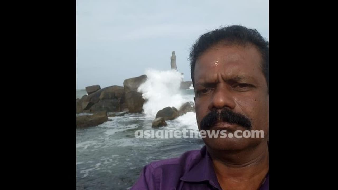 പൊലീസില് വീണ്ടും ആത്മഹത്യ; തിരുവനന്തപുരത്ത് ജനമൈത്രി ബീറ്റ് ഓഫീസര് തൂങ്ങി മരിച്ച നിലയില് പൊലീസില് വീണ്ടും ആത്മഹത്യ; തിരുവനന്തപുരത്ത് ജനമൈത്രി ബീറ്റ് ഓഫീസര് തൂങ്ങി മരിച്ച നിലയില്