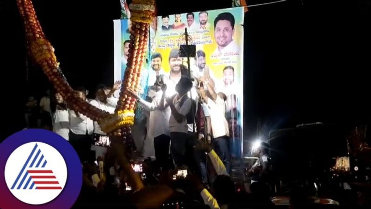 ಕಿತ್ತೂರಿನಲ್ಲಿ ವಿನಯ ಕುಲಕರ್ಣಿ ಜನ್ಮದಿನ; ಬೃಹತ್ ಸೇಬಿನಹಾರಕ್ಕೆ ಮುಗಿಬಿದ್ದ ಅಭಿಮಾನಿಗಳು!