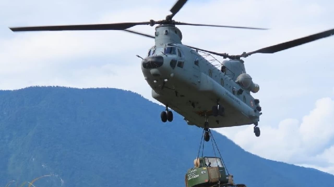 ಪೋಖ್ರಣ್ ಬಳಿ ಐಎಎಫ್ ಯುದ್ಧ ವಿಮಾನದಿಂದ ಹಠಾತ್ ಬಿದ್ದ ಮದ್ದುಗುಂಡುಗಳಿದ್ದ 'ಏರ್ಸ್ಟೋರ್' ಪೋಖ್ರಣ್ ಬಳಿ ಐಎಎಫ್ ಯುದ್ಧ ವಿಮಾನದಿಂದ ಹಠಾತ್ ಬಿದ್ದ ಮದ್ದುಗುಂಡುಗಳಿದ್ದ 'ಏರ್ಸ್ಟೋರ್'