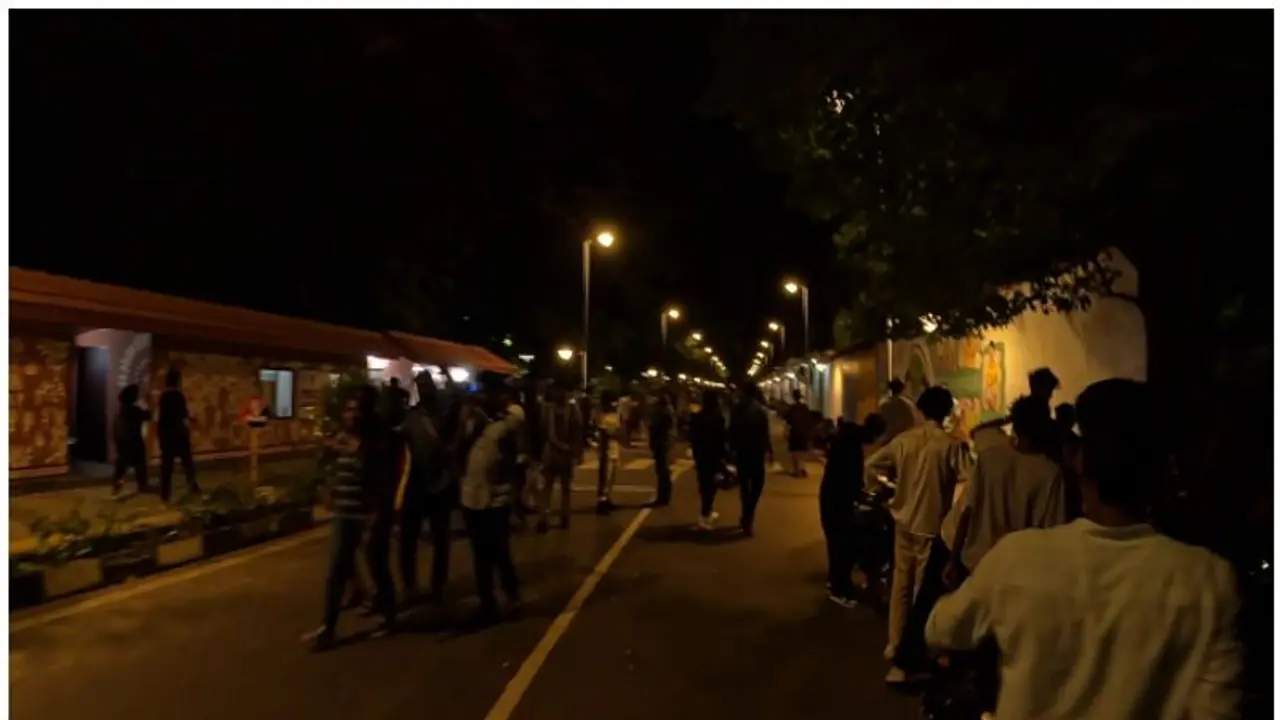 മാനവീയം നൈറ്റ് ലൈഫിന് ഇളവ്; രാത്രി 7.30 മുതൽ പുലർച്ചെ 5 വരെ; രാത്രി 11 മണിവരെ മൈക്ക് ഉപയോ​ഗിക്കാം