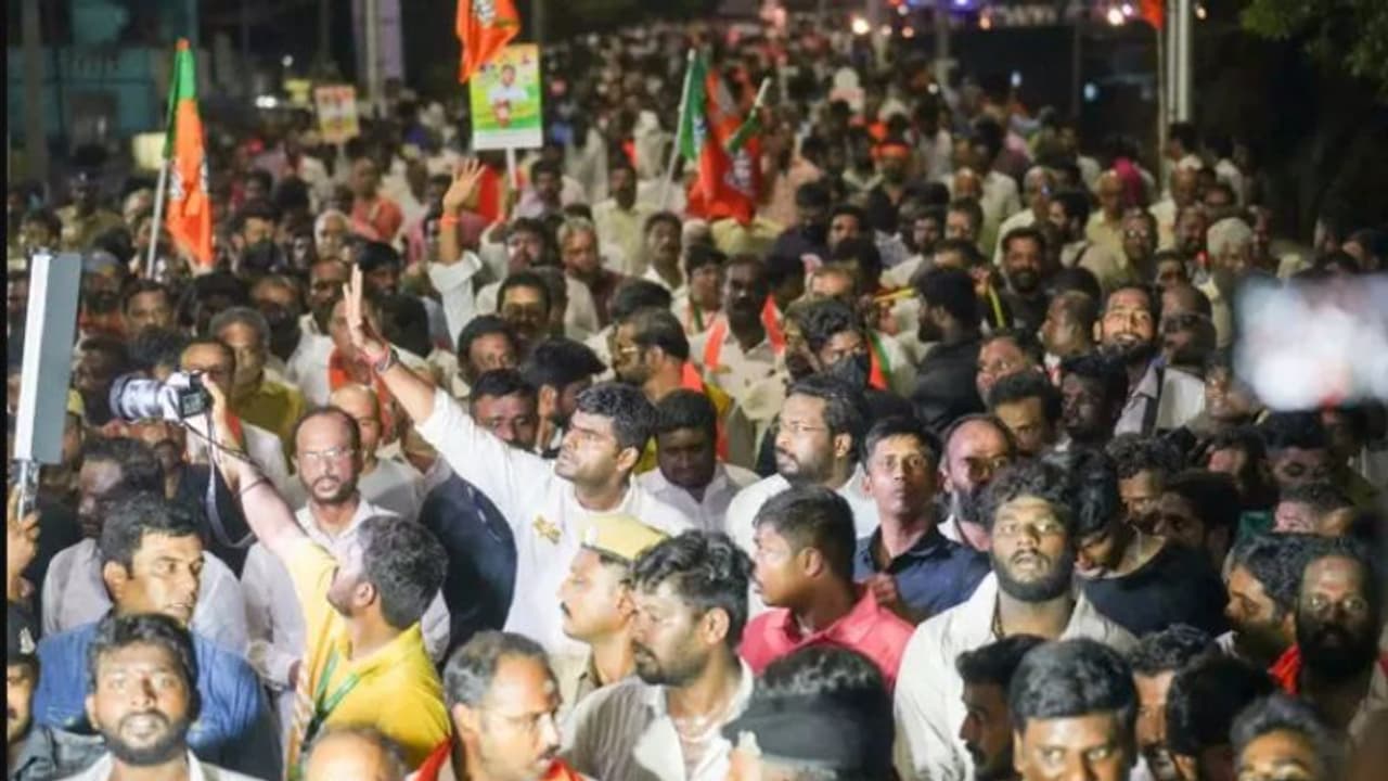 'ക്ഷേത്രത്തിന് മുന്നിലെ ആ പ്രതിമകൾ പിന്നെ കാണില്ല'! BJP അധികാരത്തിലെത്തിയാൽ പെരിയാർ പ്രതിമകൾ നീക്കും: അണ്ണാമലൈ