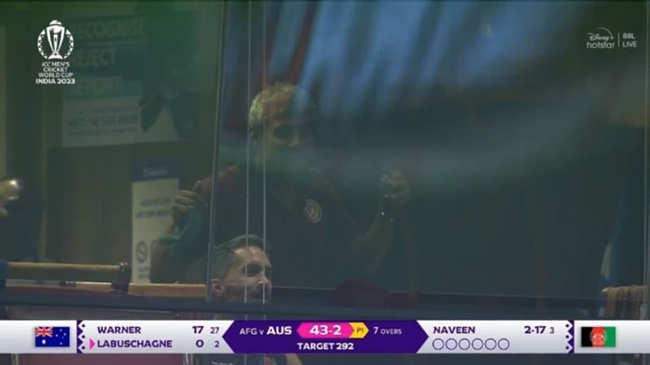 ഓസീസ് തകര്ന്നു തുടങ്ങിയപ്പോൾ അഫ്ഗാൻ ഡ്രസ്സിംഗ് റൂമിൽ ജഡേജയുടെ ഡാൻസ്, ബംഗ്ലാദേശിന്റെ ആഘോഷം പോലെയെന്ന് ആരാധകർ ഓസീസ് തകര്ന്നു തുടങ്ങിയപ്പോൾ അഫ്ഗാൻ ഡ്രസ്സിംഗ് റൂമിൽ ജഡേജയുടെ ഡാൻസ്, ബംഗ്ലാദേശിന്റെ ആഘോഷം പോലെയെന്ന് ആരാധകർ