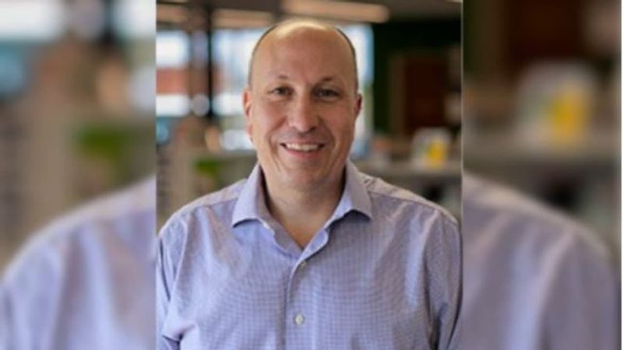 'പ്രധാനപ്പെട്ട ഇ മെയിൽ'; തുറന്ന് നോക്കിയ ജീവനക്കാർ ബാങ്ക് മാനേജറുടെ വീഡിയോ കണ്ട് ഞെട്ടി, പിന്നാലെ സസ്പെൻഷൻ 'പ്രധാനപ്പെട്ട ഇ മെയിൽ'; തുറന്ന് നോക്കിയ ജീവനക്കാർ ബാങ്ക് മാനേജറുടെ വീഡിയോ കണ്ട് ഞെട്ടി, പിന്നാലെ സസ്പെൻഷൻ