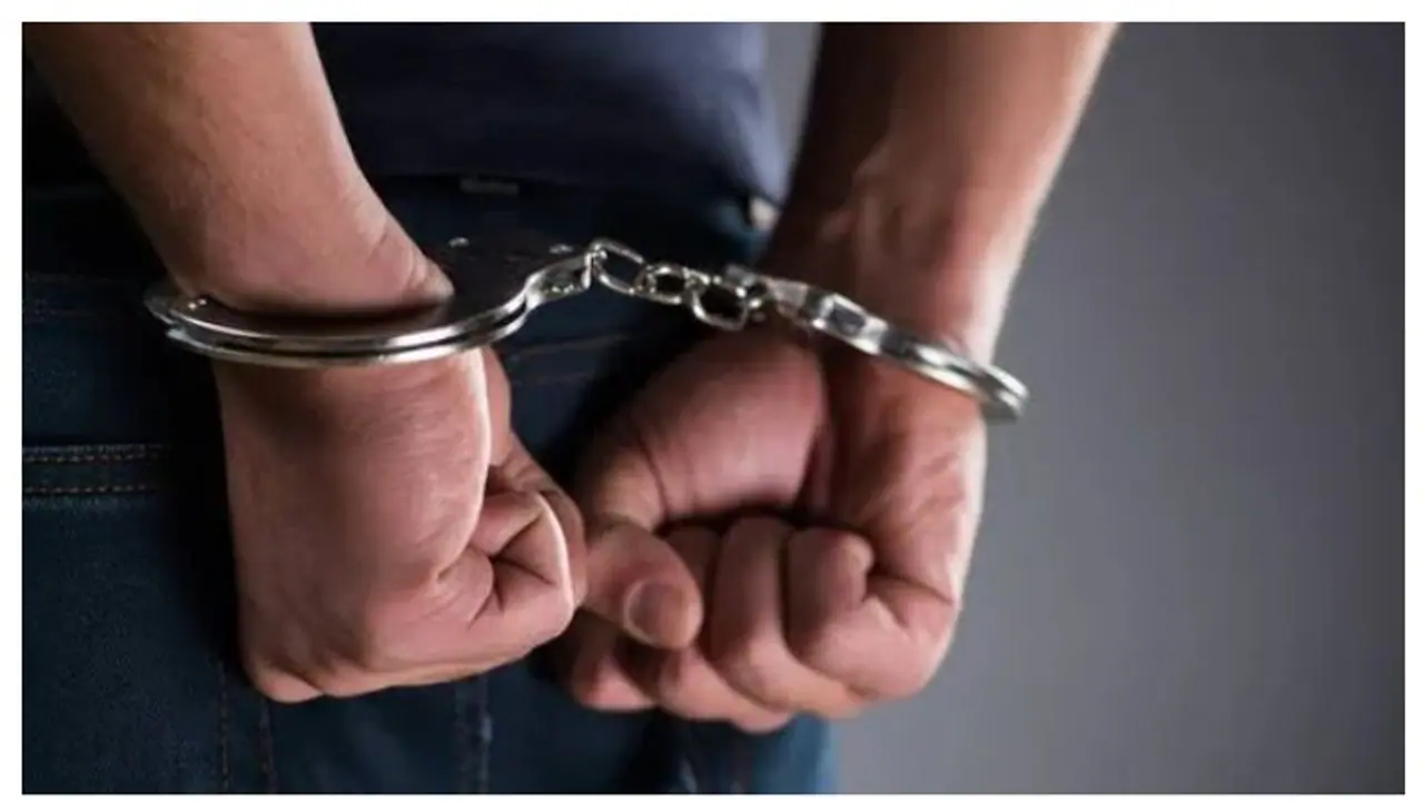 ತುಮಕೂರಲ್ಲಿ ಪುಂಡರ ಹಾವಳಿ; ಹಿಡಿಯಲು ಹೋದ ಪೊಲೀಸರ ಮೇಲೂ ಮಚ್ಚು ಬೀಸಿದ ಕಿರಾತಕರು! 