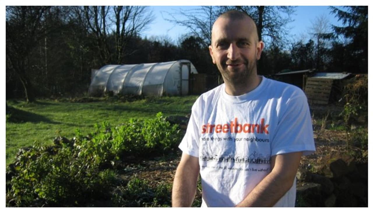 ഗാന്ധിജി പ്രചോദനം; പണവും മൊബൈലും കമ്പ്യൂട്ടറും ഉപയോ​ഗിക്കില്ല, അഞ്ചക്ക ശമ്പളം ഉപേക്ഷിച്ചു, യുവാവിന്റെ ജീവിതം