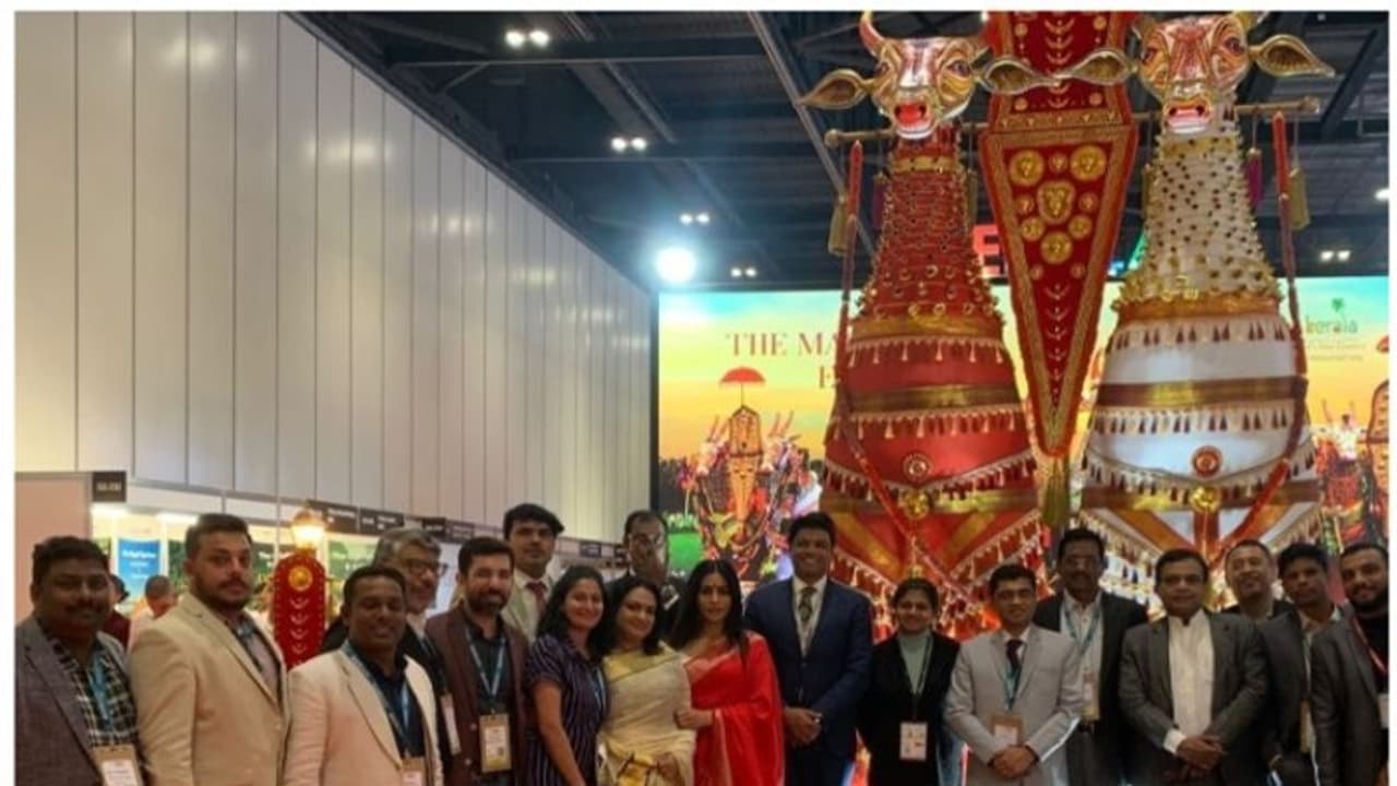 ലണ്ടനിലെ വേള്‍ഡ് ട്രാവല്‍ മാര്‍ക്കറ്റില്‍ മികച്ച പവലിയനുള്ള പുരസ്കാരം കേരളത്തിന്