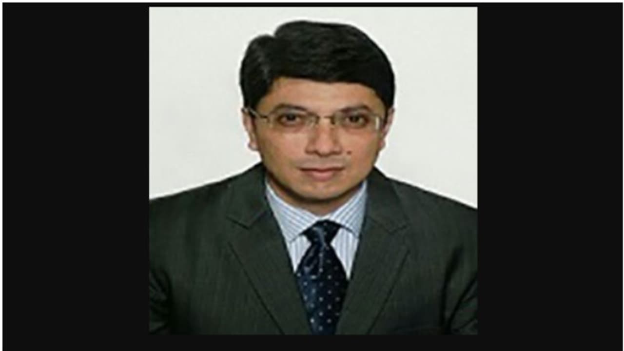 ബാങ്ക് മാനേജര് ഫ്ളാറ്റിൽ മരിച്ച നിലയില്; കഴുത്തിലും വയറ്റിലും സ്വയം കുത്തി മരിച്ചതെന്ന് പൊലീസ് ബാങ്ക് മാനേജര് ഫ്ളാറ്റിൽ മരിച്ച നിലയില്; കഴുത്തിലും വയറ്റിലും സ്വയം കുത്തി മരിച്ചതെന്ന് പൊലീസ്