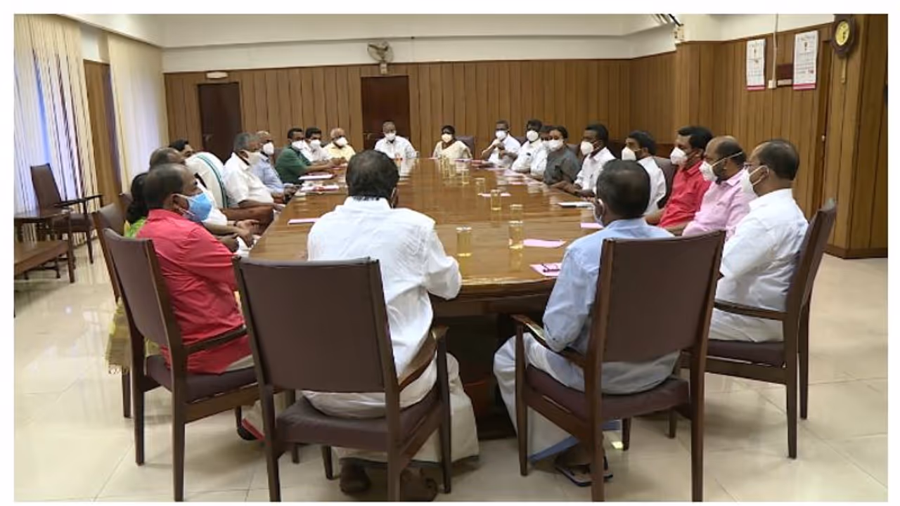 മന്ത്രിസഭ പുനഃസംഘടനയിൽ അന്തിമതീരുമാനം ഇന്ന്; ഉച്ചതിരിഞ്ഞ് എൽഡിഎഫ് യോഗം മന്ത്രിസഭ പുനഃസംഘടനയിൽ അന്തിമതീരുമാനം ഇന്ന്; ഉച്ചതിരിഞ്ഞ് എൽഡിഎഫ് യോഗം