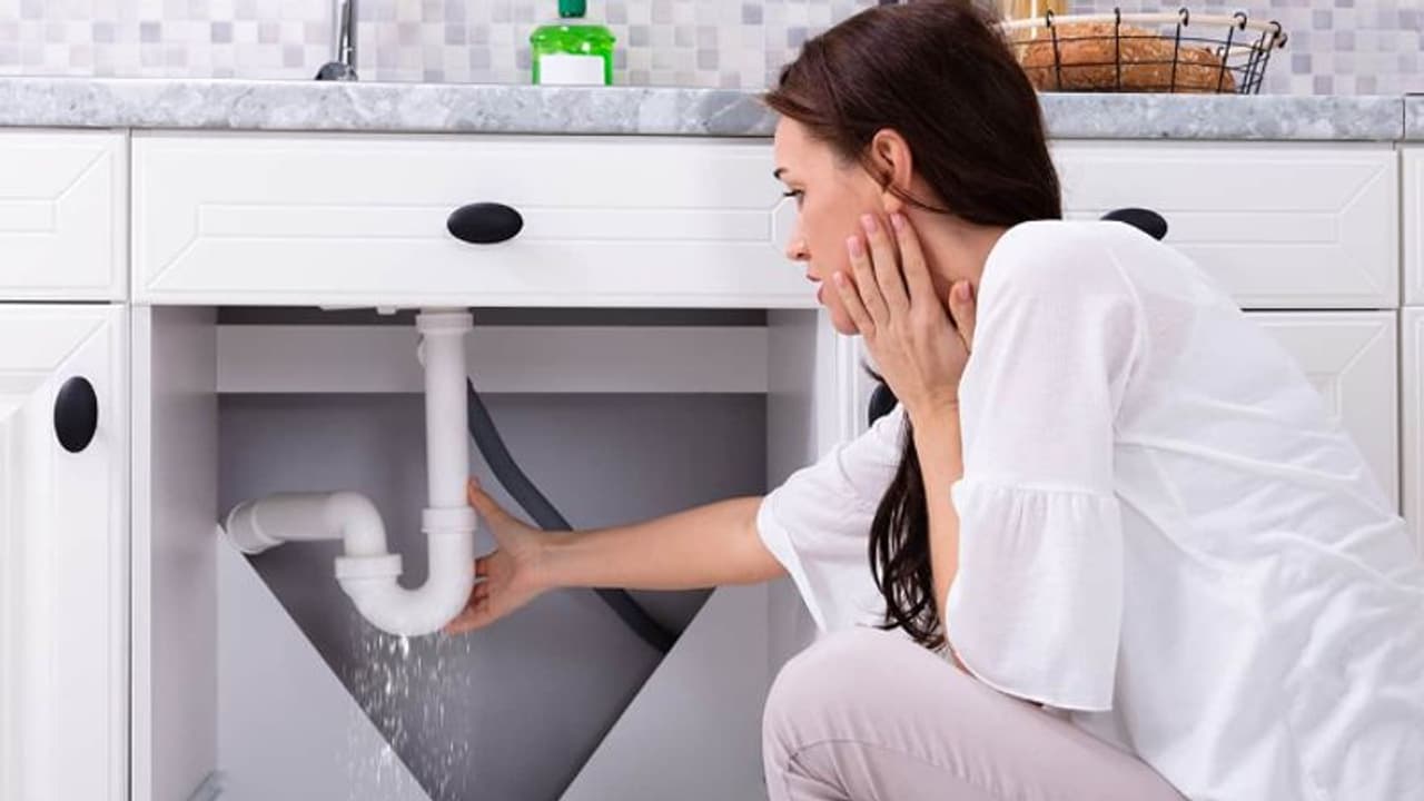 വീട് പണിയാനുള്ള പ്ലാനിലാണോ? പ്ലംബിംഗില് ശ്രദ്ധിക്കേണ്ട കാര്യങ്ങള്... വീട് പണിയാനുള്ള പ്ലാനിലാണോ? പ്ലംബിംഗില് ശ്രദ്ധിക്കേണ്ട കാര്യങ്ങള്...