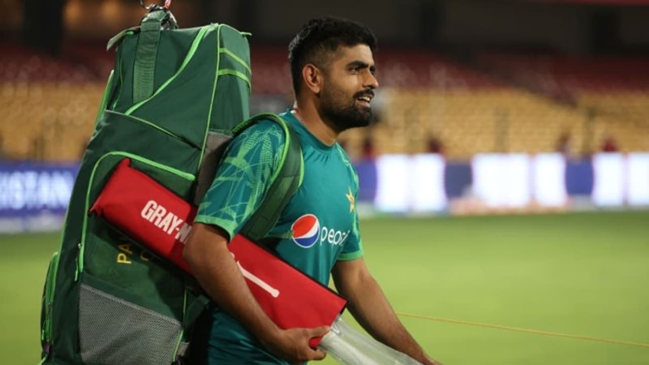 ഇംഗ്ലണ്ടിനെ തോൽപ്പിക്കേണ്ടത് 287 റൺസിന്, ചേസ് ചെയ്താൽ 2.3 ഓവറിൽ ജയിക്കണം; ബാബറിനും ടീമിനും ഇനി പെട്ടിമടക്കാം ഇംഗ്ലണ്ടിനെ തോൽപ്പിക്കേണ്ടത് 287 റൺസിന്, ചേസ് ചെയ്താൽ 2.3 ഓവറിൽ ജയിക്കണം; ബാബറിനും ടീമിനും ഇനി പെട്ടിമടക്കാം